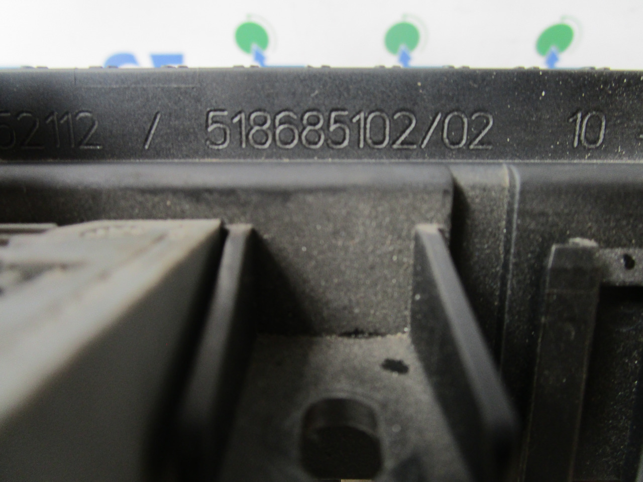 DAF CF 65 FUSEBOARD P/NO 518685102/02 - Elektrisüsteem - Veoauto: pilt 2 DAF CF 65 FUSEBOARD P/NO 518685102/02 - Elektrisüsteem - Veoauto: pilt 2