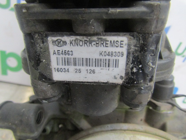 DAF LF 220 ‘KNORR BREMSE’ AIR DRYER P/NO K048309/AE4563 - Kabiin ja interjöör - Veoauto: pilt 4 DAF LF 220 ‘KNORR BREMSE’ AIR DRYER P/NO K048309/AE4563 - Kabiin ja interjöör - Veoauto: pilt 4