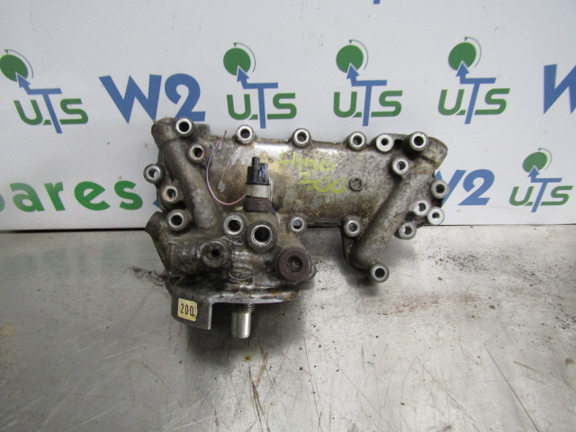 HINO 300 SERIES OIL FILTER / COOLER HOUSING - Mootor ja varuosad - Veoauto: pilt 1 HINO 300 SERIES OIL FILTER / COOLER HOUSING - Mootor ja varuosad - Veoauto: pilt 1