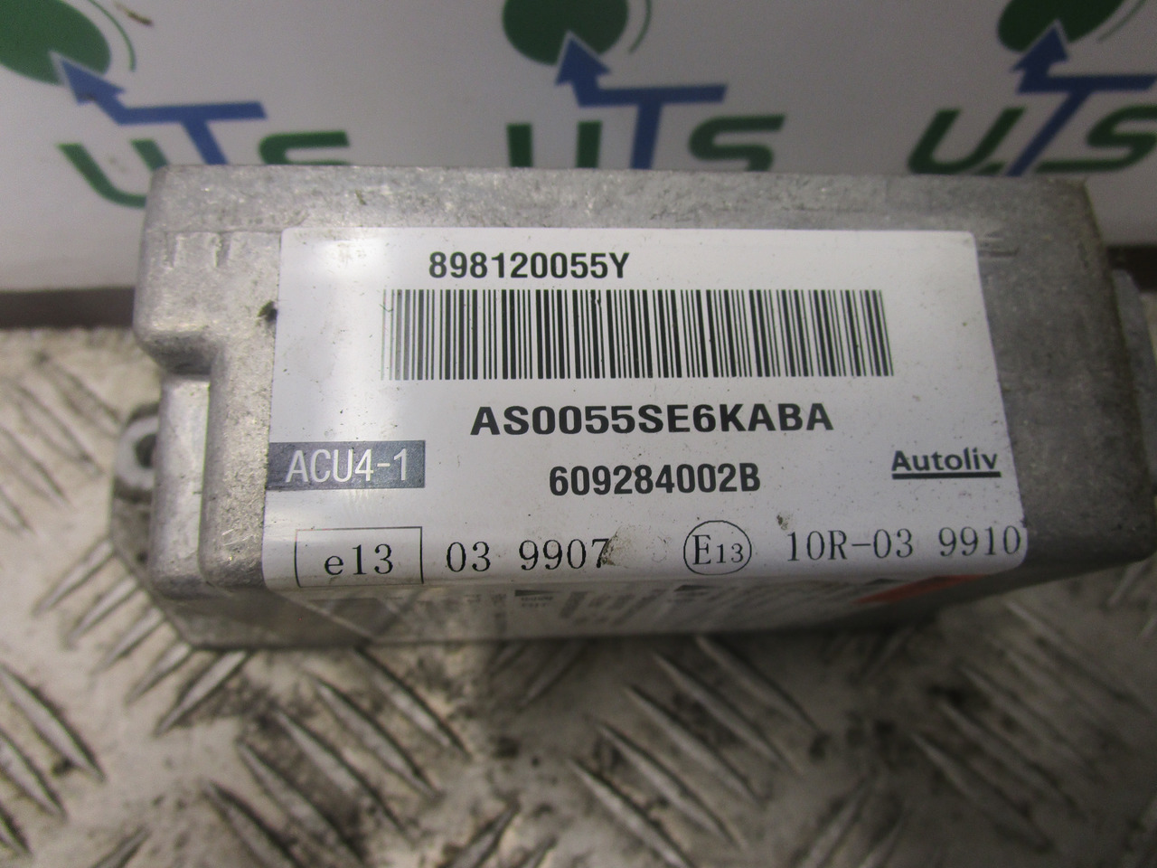 ISUZU N75 4HK1 AIR BAG SENSOR P/NO 898120055Y - Kabiin ja interjöör - Veoauto: pilt 2 ISUZU N75 4HK1 AIR BAG SENSOR P/NO 898120055Y - Kabiin ja interjöör - Veoauto: pilt 2