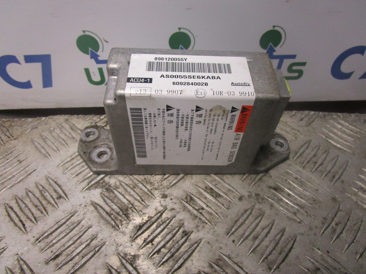 ISUZU N75 4HK1 AIR BAG SENSOR P/NO 898120055Y - Kabiin ja interjöör - Veoauto: pilt 1 ISUZU N75 4HK1 AIR BAG SENSOR P/NO 898120055Y - Kabiin ja interjöör - Veoauto: pilt 1