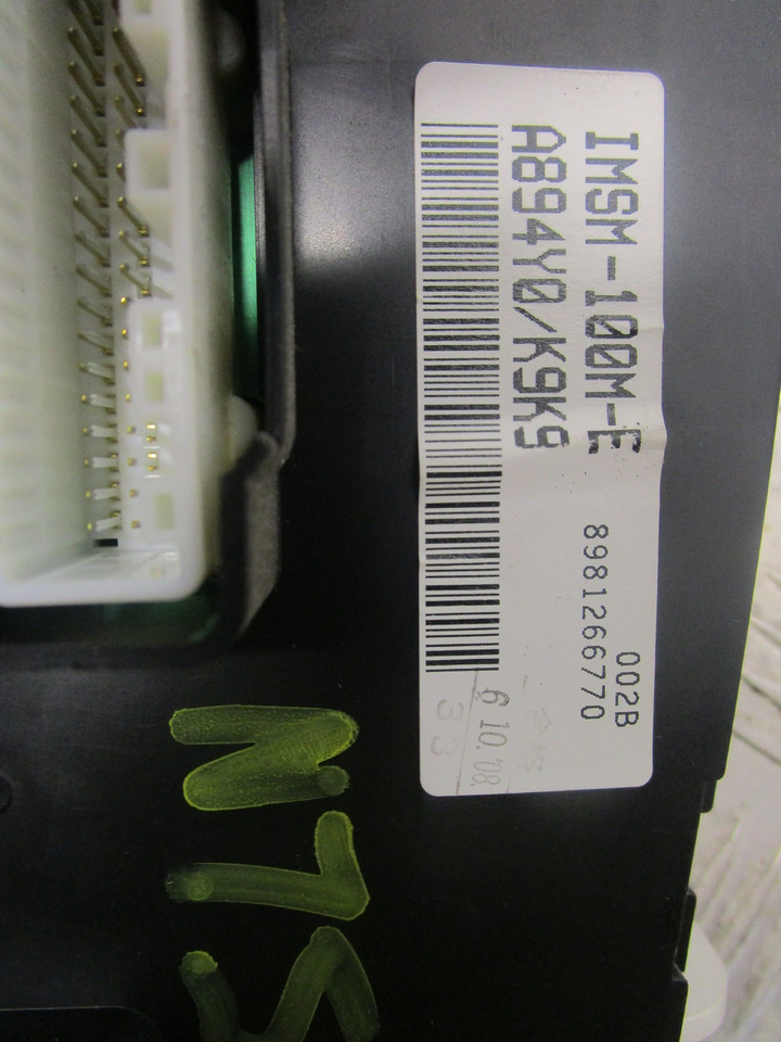 ISUZU N75 4HK1 CLOCK CLUSTER P/NO 8981266770 - Kabiin ja interjöör - Veoauto: pilt 2 ISUZU N75 4HK1 CLOCK CLUSTER P/NO 8981266770 - Kabiin ja interjöör - Veoauto: pilt 2