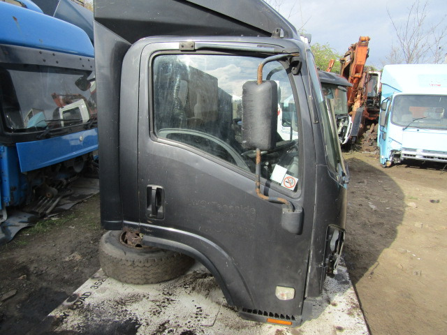 ISUZU N75 CAB (2010) - Kabiin - Veoauto: pilt 2 ISUZU N75 CAB (2010) - Kabiin - Veoauto: pilt 2