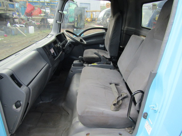 ISUZU N75 CAB (2012) - Kabiin - Veoauto: pilt 3 ISUZU N75 CAB (2012) - Kabiin - Veoauto: pilt 3
