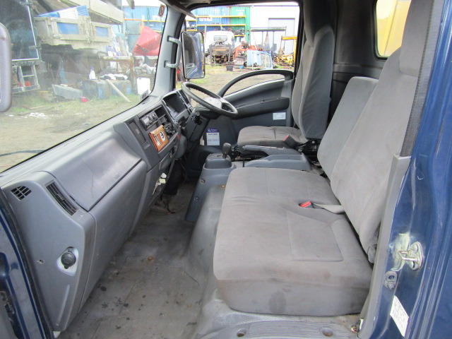 ISUZU N75 CAB (2013) - Kabiin - Veoauto: pilt 5 ISUZU N75 CAB (2013) - Kabiin - Veoauto: pilt 5