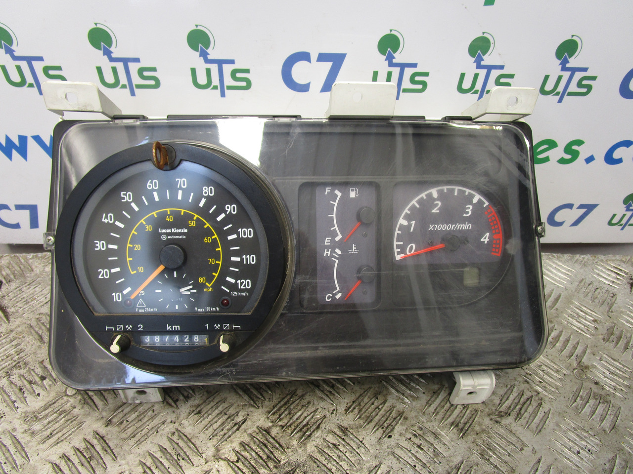 ISUZU NQR CLOCK CLUSTER AND TACHO P/NO 8981248920 - Elektrisüsteem - Veoauto: pilt 1 ISUZU NQR CLOCK CLUSTER AND TACHO P/NO 8981248920 - Elektrisüsteem - Veoauto: pilt 1