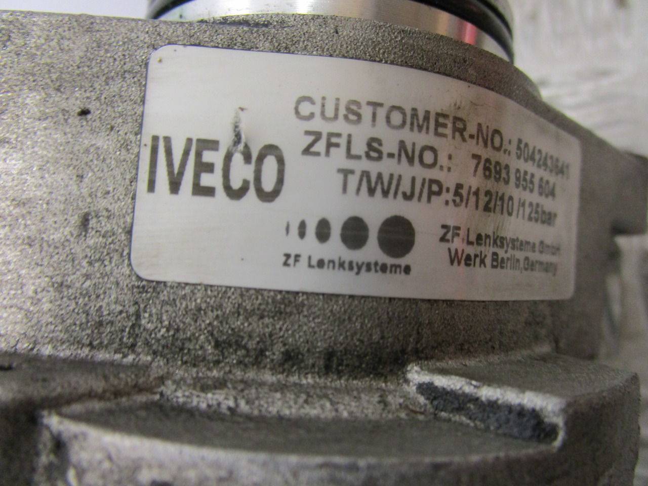 IVECO DAILY 3.0 POWER STEERING PUMP & DRIVE P/NO 7693955604 - Juhtimine - Veoauto: pilt 2 IVECO DAILY 3.0 POWER STEERING PUMP & DRIVE P/NO 7693955604 - Juhtimine - Veoauto: pilt 2