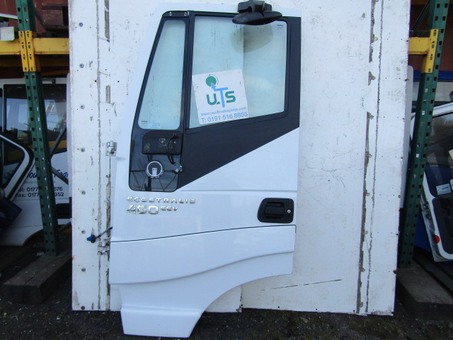 IVECO STRALIS NEARSIDE PASSENGER DOOR COMPLETE - Kabiin ja interjöör - Veoauto: pilt 1 IVECO STRALIS NEARSIDE PASSENGER DOOR COMPLETE - Kabiin ja interjöör - Veoauto: pilt 1