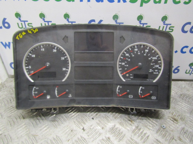 MAN TGA CLOCK CLUSTER P/NO 81.27202.5155 - Kabiin ja interjöör - Veoauto: pilt 1 MAN TGA CLOCK CLUSTER P/NO 81.27202.5155 - Kabiin ja interjöör - Veoauto: pilt 1