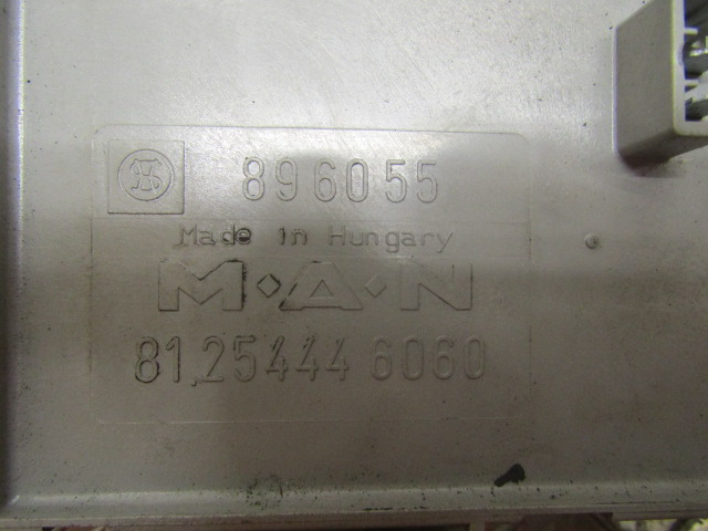 MAN TGA FUSEBOARD P/NO 81.25444.6060 - Elektrisüsteem - Veoauto: pilt 2 MAN TGA FUSEBOARD P/NO 81.25444.6060 - Elektrisüsteem - Veoauto: pilt 2