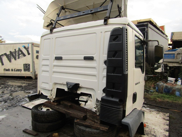 MAN TGM DAY CAB EX 2009 - Kabiin - Veoauto: pilt 5 MAN TGM DAY CAB EX 2009 - Kabiin - Veoauto: pilt 5