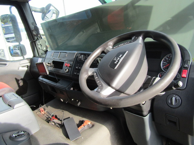 MAN TGM DAY CAB EX 2012 - Kabiin - Veoauto: pilt 4 MAN TGM DAY CAB EX 2012 - Kabiin - Veoauto: pilt 4