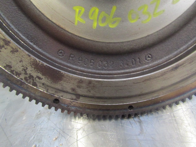 MERCEDES 1829 OM906 EURO 5 FLYWHEEL R906 032 3401 - Pöördratas - Veoauto: pilt 2 MERCEDES 1829 OM906 EURO 5 FLYWHEEL R906 032 3401 - Pöördratas - Veoauto: pilt 2
