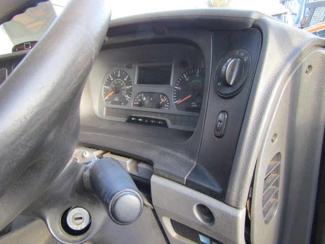 MERCEDES ATEGO 13TON CAB EX 2011 - Kabiin - Veoauto: pilt 5 MERCEDES ATEGO 13TON CAB EX 2011 - Kabiin - Veoauto: pilt 5