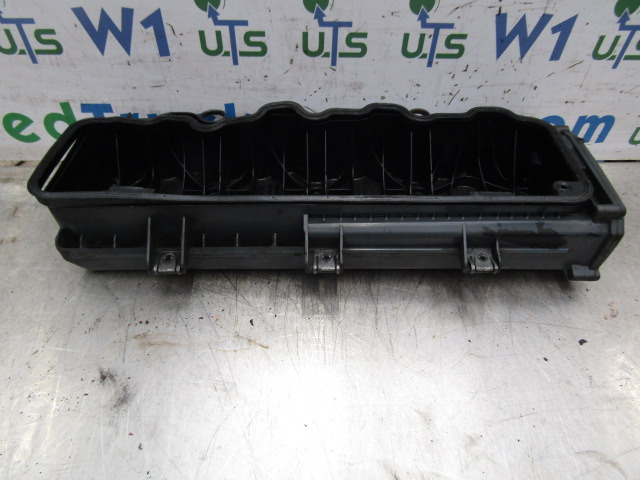 MERCEDES ATEGO 815 ROCKERCOVER P/NO A9040100930 - Mootor ja varuosad - Veoauto: pilt 2 MERCEDES ATEGO 815 ROCKERCOVER P/NO A9040100930 - Mootor ja varuosad - Veoauto: pilt 2