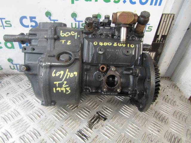 MERCEDES OM364 BOSCH FUEL PUMP P/NO 4640701933/0400 844 101 - Kütusesüsteem - Veoauto: pilt 1 MERCEDES OM364 BOSCH FUEL PUMP P/NO 4640701933/0400 844 101 - Kütusesüsteem - Veoauto: pilt 1