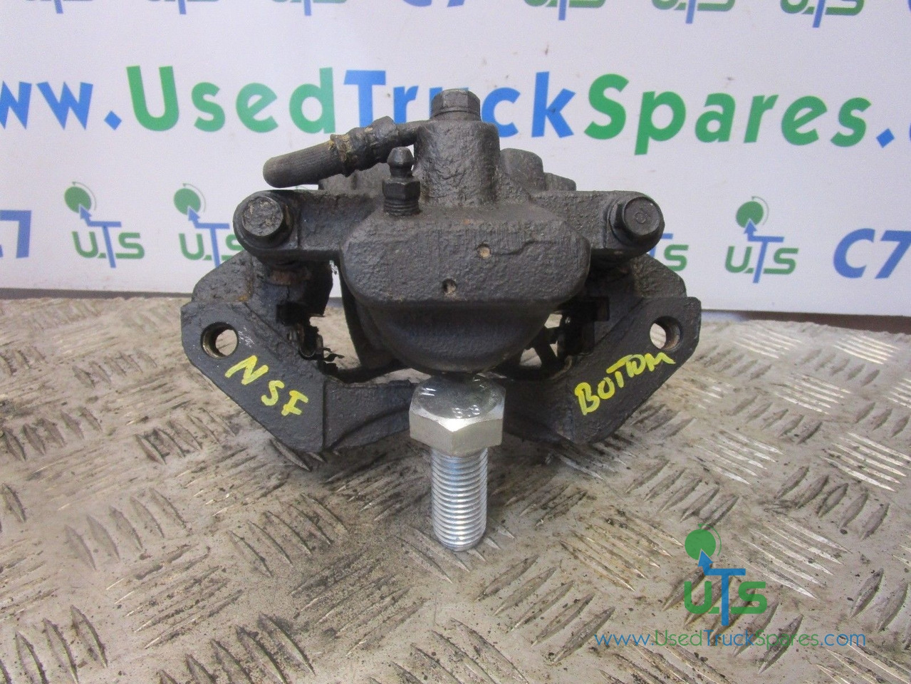 MITSUBISHI CANTER 35C NSF BOTTOM BRAKE CALIPER TYPE FSX14C - Piduriosad - Veoauto: pilt 1 MITSUBISHI CANTER 35C NSF BOTTOM BRAKE CALIPER TYPE FSX14C - Piduriosad - Veoauto: pilt 1
