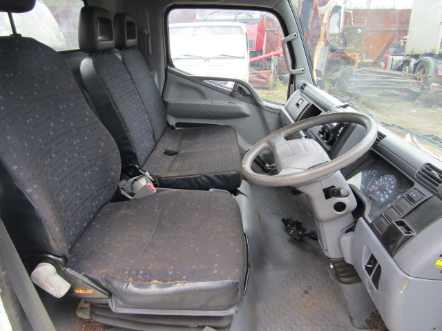 MITSUBISHI FUSO 35C13 EURO 5 CAB 2012 - Kabiin - Veoauto: pilt 3 MITSUBISHI FUSO 35C13 EURO 5 CAB 2012 - Kabiin - Veoauto: pilt 3