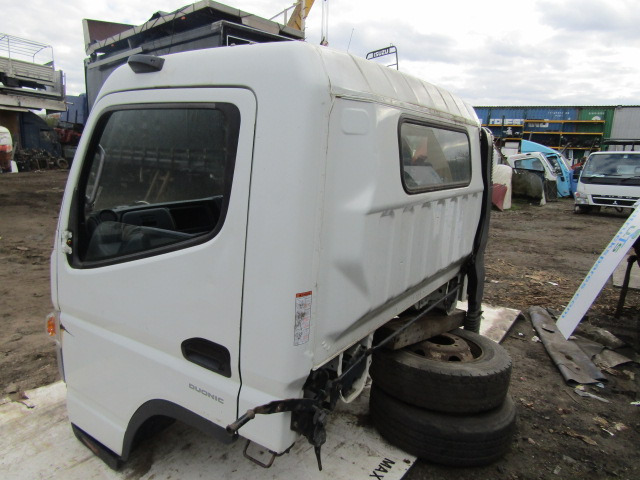 MITSUBISHI FUSO 7C 15/18 CAB (2014) - Kabiin - Veoauto: pilt 5 MITSUBISHI FUSO 7C 15/18 CAB (2014) - Kabiin - Veoauto: pilt 5