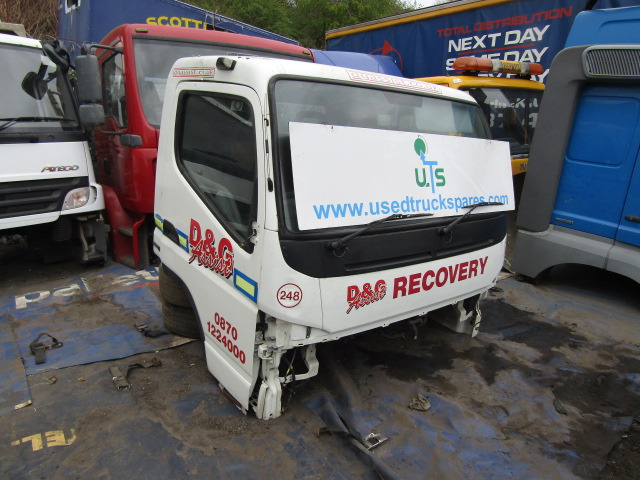 MITSUBISHI FUSO 7C15/18 CAB 2013 - Kabiin - Veoauto: pilt 2 MITSUBISHI FUSO 7C15/18 CAB 2013 - Kabiin - Veoauto: pilt 2