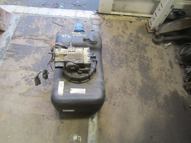 MITSUBISHI FUSO 7C15 AD BLUE TANK COMPLETE P/NO ML212662 - Kütusepaak - Veoauto: pilt 2 MITSUBISHI FUSO 7C15 AD BLUE TANK COMPLETE P/NO ML212662 - Kütusepaak - Veoauto: pilt 2