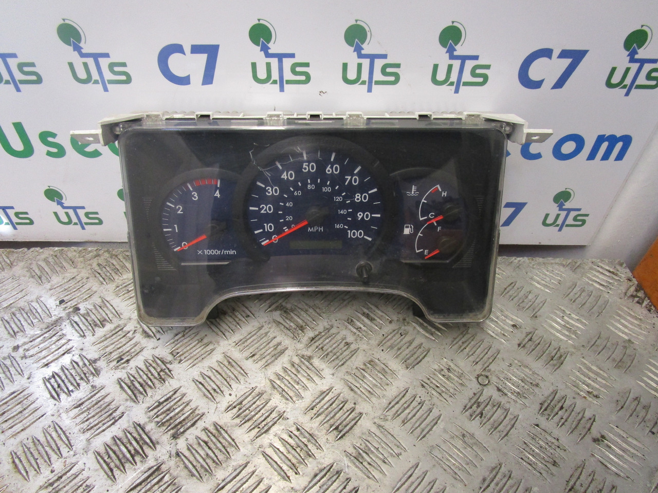 MITSUBISHI FUSO CLOCK CLUSTER P/NO MK542223 - Elektrisüsteem - Veoauto: pilt 1 MITSUBISHI FUSO CLOCK CLUSTER P/NO MK542223 - Elektrisüsteem - Veoauto: pilt 1