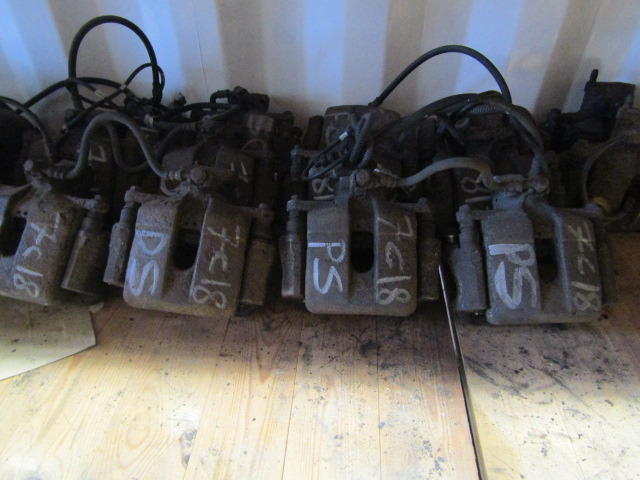 MITSUBISHI FUSO FRONT BRAKE CALIPERS RH/LH/TOP/BOTTOM - Piduriosad - Veoauto: pilt 4 MITSUBISHI FUSO FRONT BRAKE CALIPERS RH/LH/TOP/BOTTOM - Piduriosad - Veoauto: pilt 4
