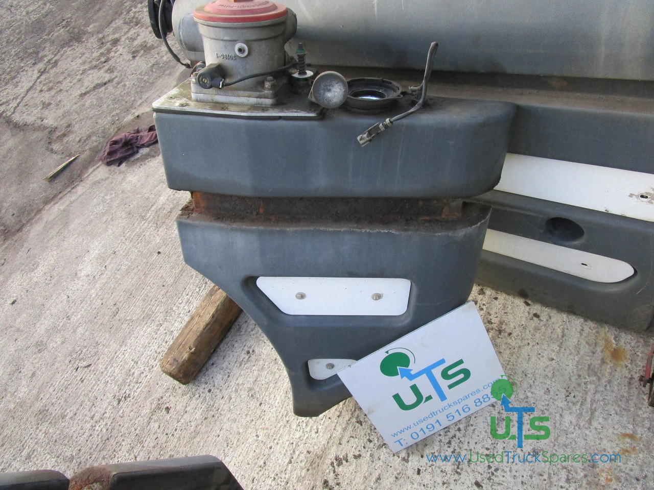 SCHMIDT SWINGO 200 HYDRAULIC TANK - Hüdrauliline paak - Kommunaal-/ Erisõiduk: pilt 1 SCHMIDT SWINGO 200 HYDRAULIC TANK - Hüdrauliline paak - Kommunaal-/ Erisõiduk: pilt 1