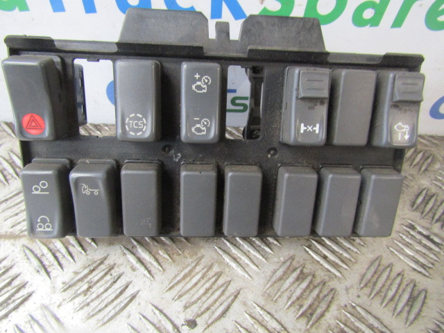 VOLVO FE SWITCH BOARD CLUSTER COMPLETE - Elektrisüsteem - Veoauto: pilt 2 VOLVO FE SWITCH BOARD CLUSTER COMPLETE - Elektrisüsteem - Veoauto: pilt 2