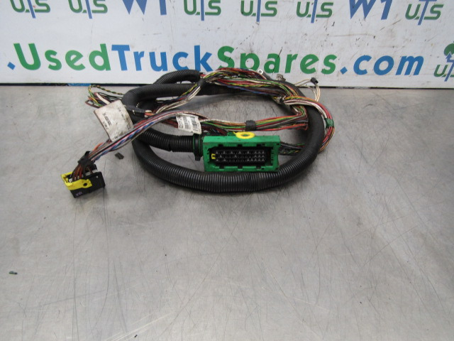 VOLVO FH13A ECU / FUSEBOARD HARNESS P/NO 20969699 / 02 - Mootori juhtimisseade - Veoauto: pilt 1 VOLVO FH13A ECU / FUSEBOARD HARNESS P/NO 20969699 / 02 - Mootori juhtimisseade - Veoauto: pilt 1