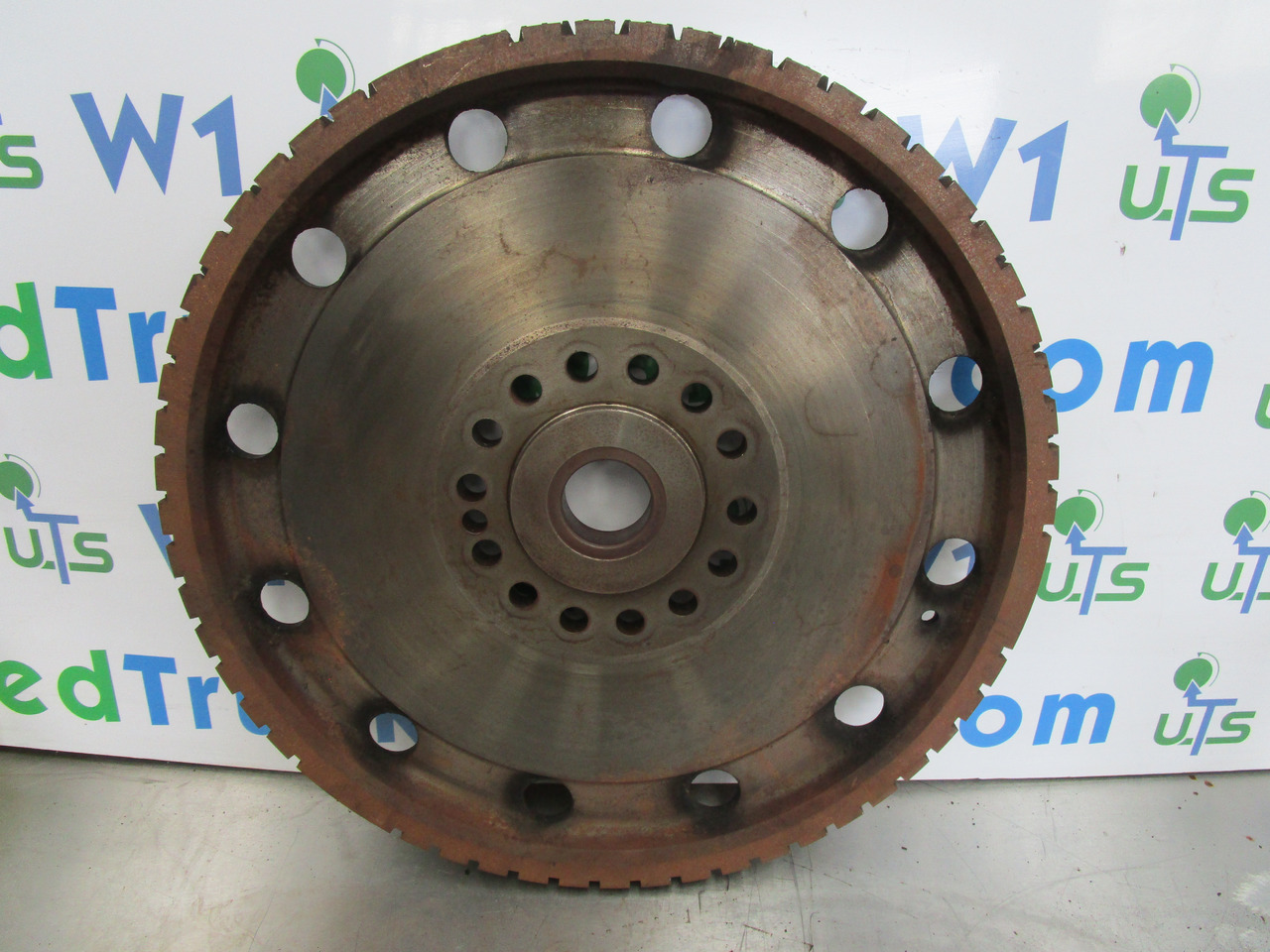 VOLVO FM9 / FM12 VT FLYWHEEL - Pöördratas - Veoauto: pilt 1 VOLVO FM9 / FM12 VT FLYWHEEL - Pöördratas - Veoauto: pilt 1