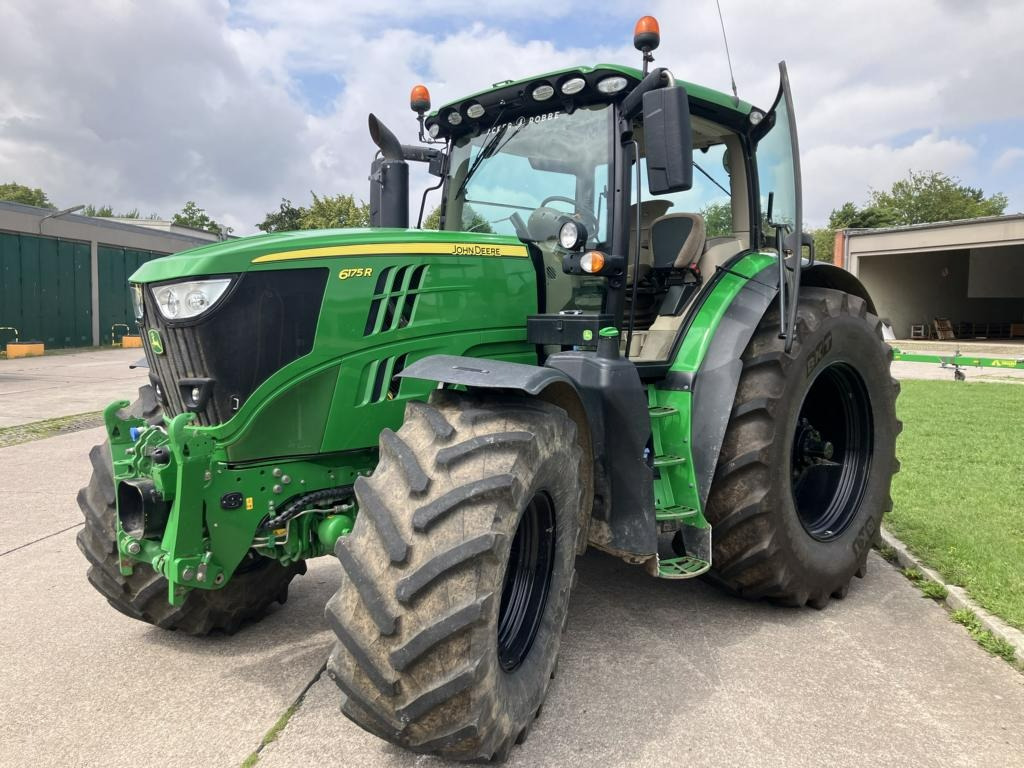 John Deere 6215R - Traktor: pilt 1 John Deere 6215R - Traktor: pilt 1