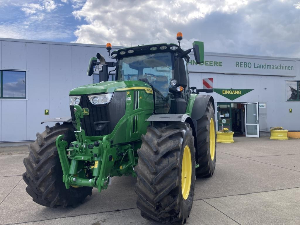 John Deere 6R 250 - Traktor: pilt 1 John Deere 6R 250 - Traktor: pilt 1