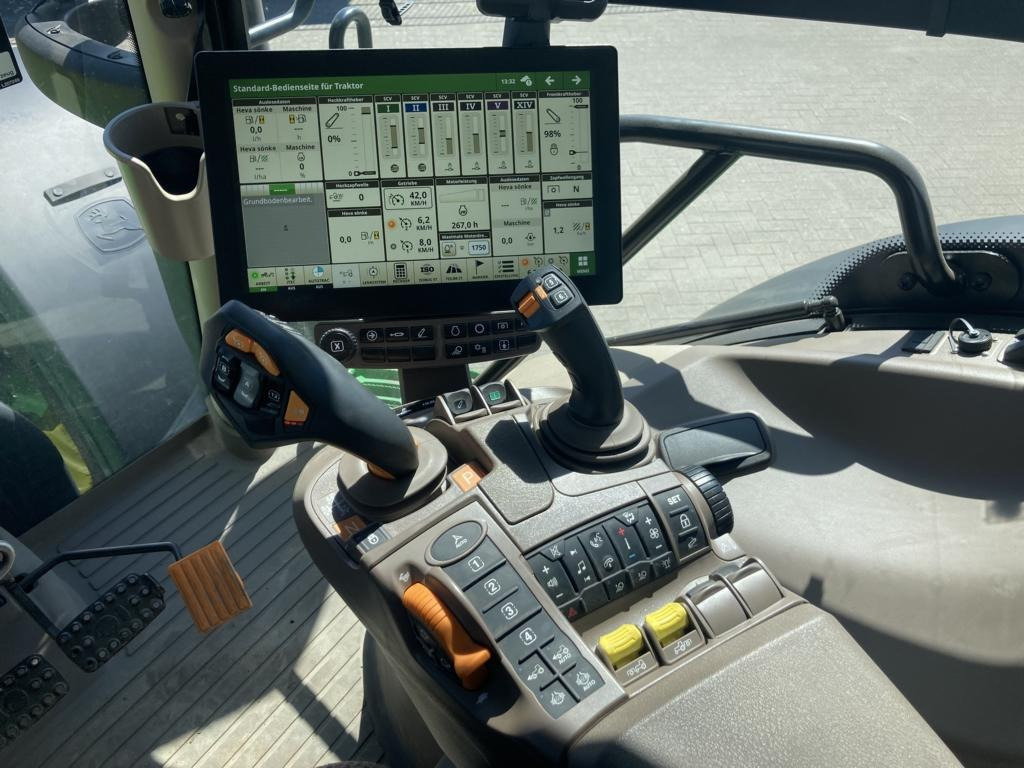 John Deere 6R215 - Traktor: pilt 4 John Deere 6R215 - Traktor: pilt 4