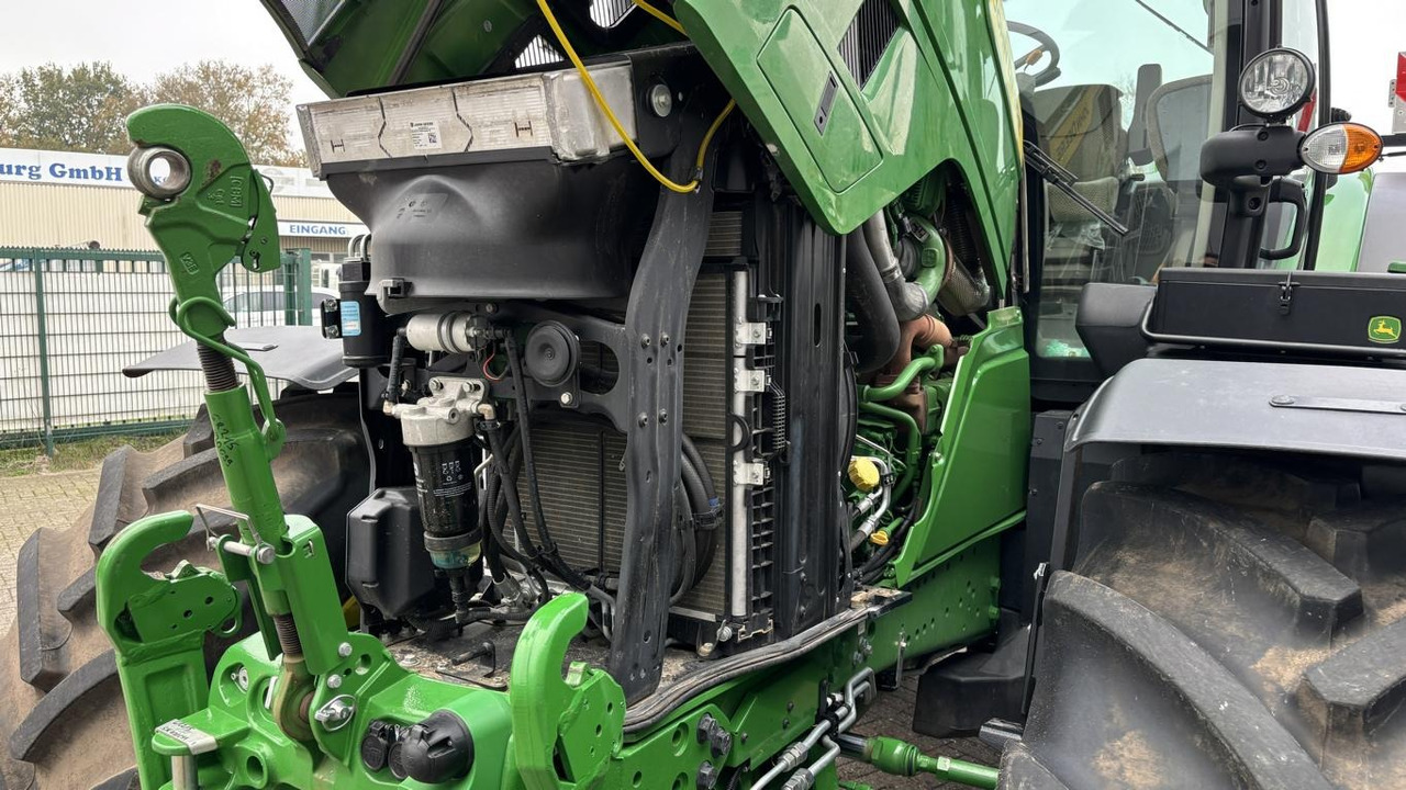 John Deere 6R215 - Traktor: pilt 3 John Deere 6R215 - Traktor: pilt 3