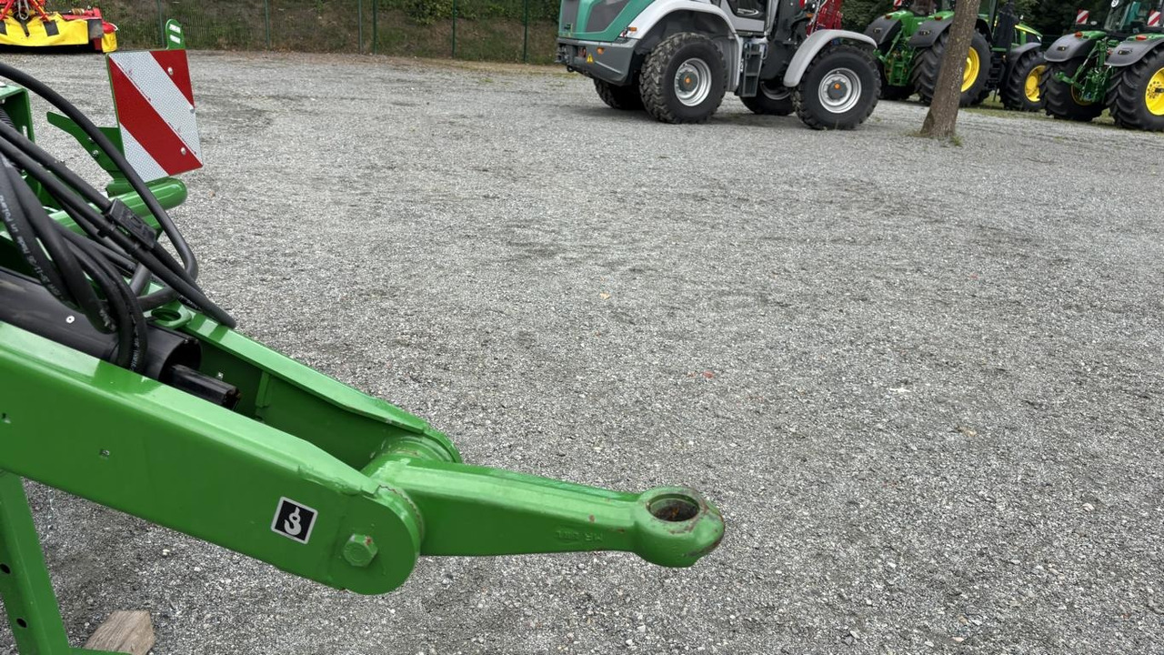 John Deere V461M - PAKET FÜR RUNDBALLENPR - Heinapalli mähkija: pilt 2 John Deere V461M - PAKET FÜR RUNDBALLENPR - Heinapalli mähkija: pilt 2