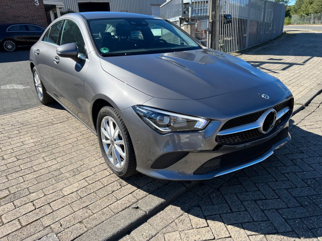 Mercedes-Benz CLA 180 4.500 KM NAVI-LED - Grosse Bildschirm - Auto: pilt 1 Mercedes-Benz CLA 180 4.500 KM NAVI-LED - Grosse Bildschirm - Auto: pilt 1