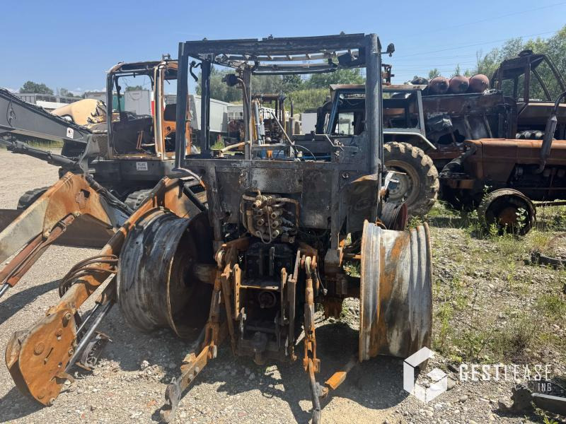 Claas Axos 340 - Traktor: pilt 2 Claas Axos 340 - Traktor: pilt 2