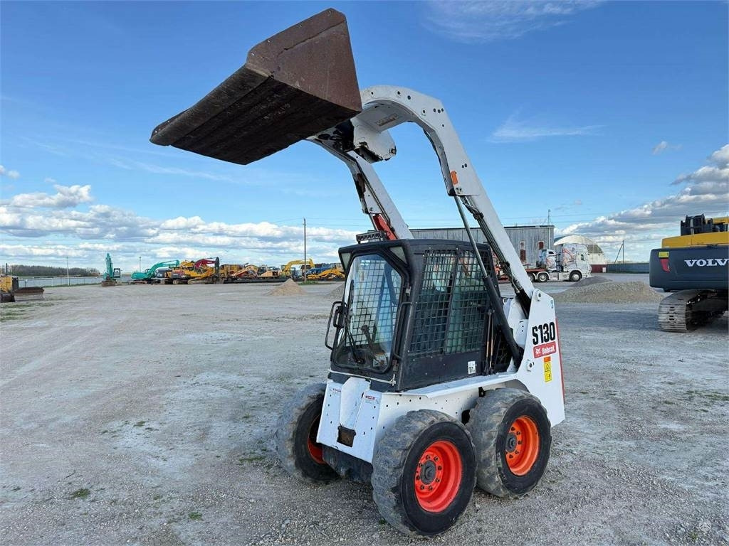 Bobcat S130 - Kompaktlaadur: pilt 1 Bobcat S130 - Kompaktlaadur: pilt 1