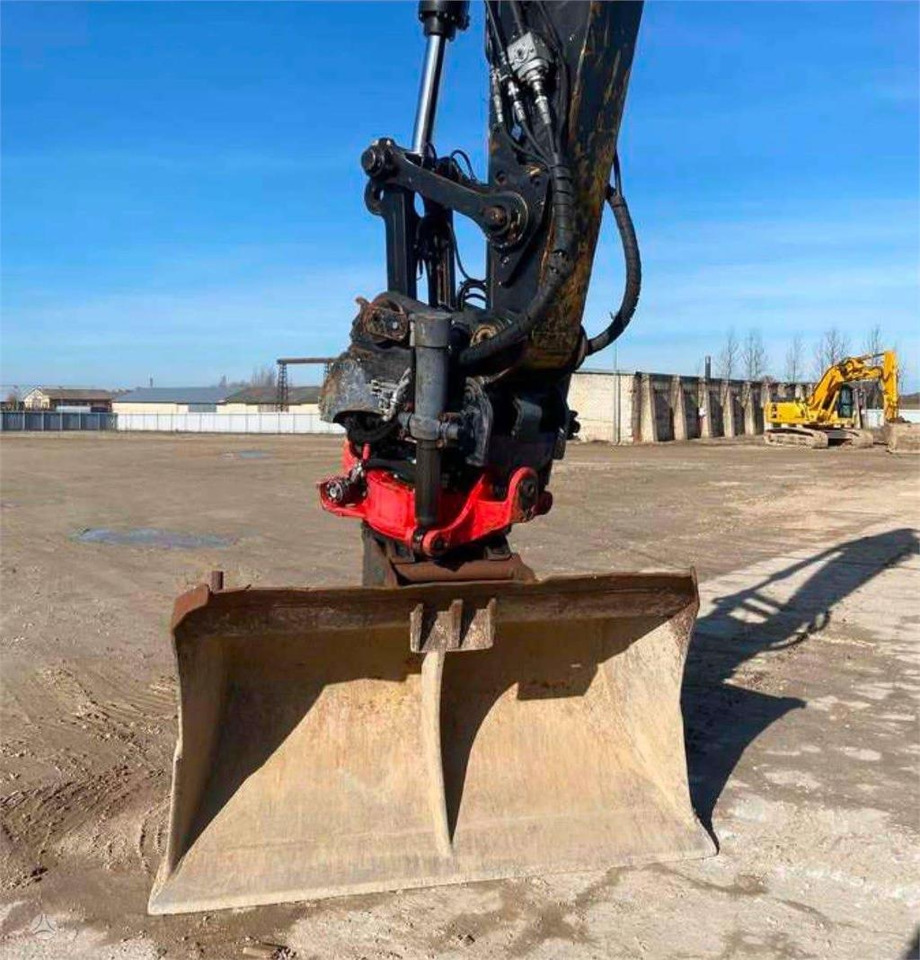 CAT 323 ROTOTILT R8 - Lintekskavaator: pilt 1 CAT 323 ROTOTILT R8 - Lintekskavaator: pilt 1