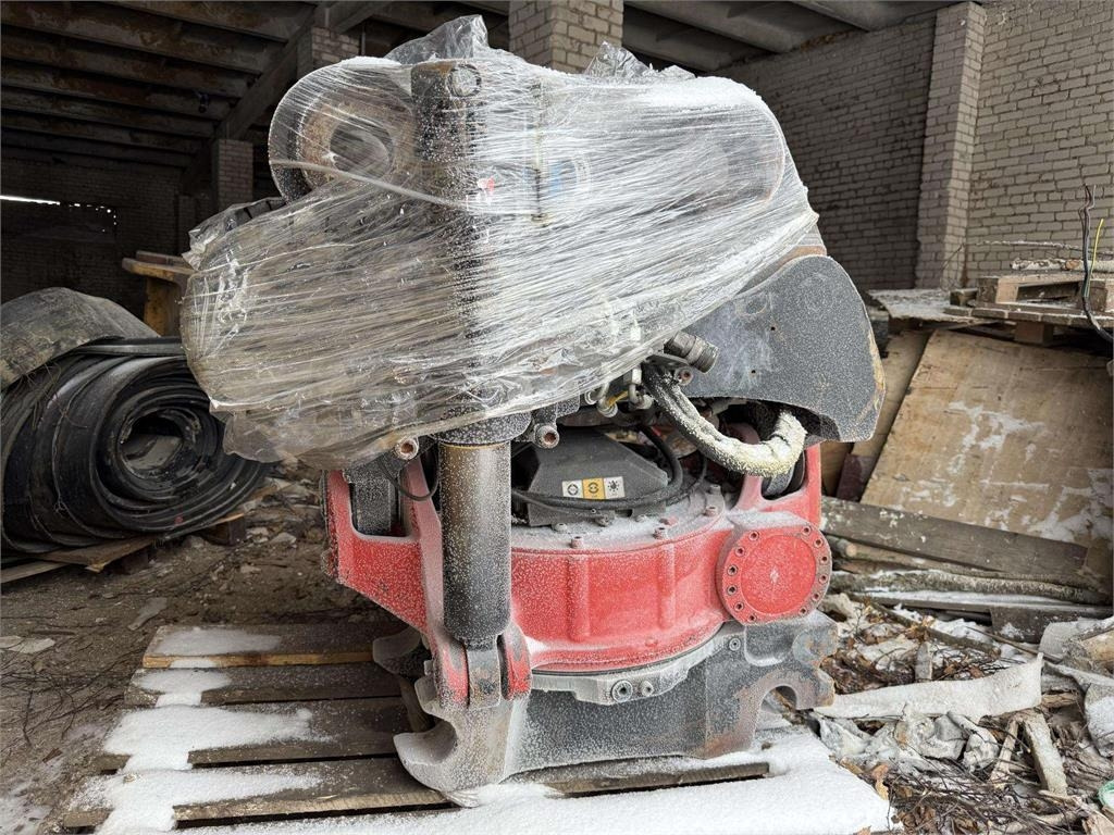 CAT 323 ROTOTILT R8 - Lintekskavaator: pilt 2 CAT 323 ROTOTILT R8 - Lintekskavaator: pilt 2