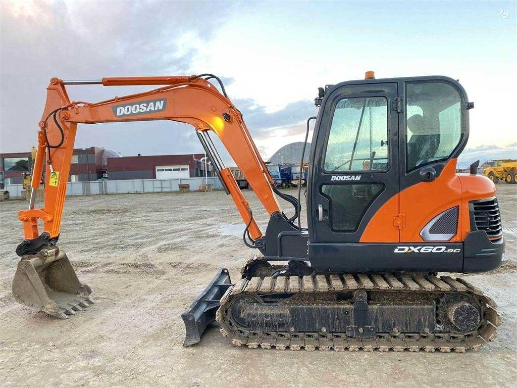 Doosan DX 60 C - Miniekskavaator: pilt 2 Doosan DX 60 C - Miniekskavaator: pilt 2