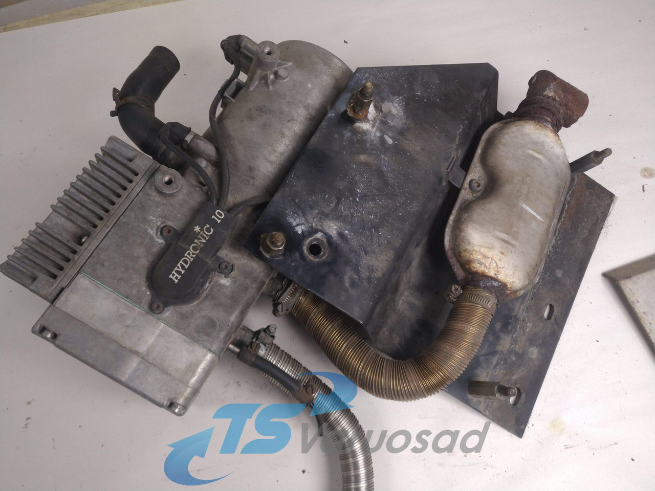 DAF Auxiliary heater HYDRONIC M D10W - Soojendus/ Ventilatsioon - Veoauto: pilt 1 DAF Auxiliary heater HYDRONIC M D10W - Soojendus/ Ventilatsioon - Veoauto: pilt 1