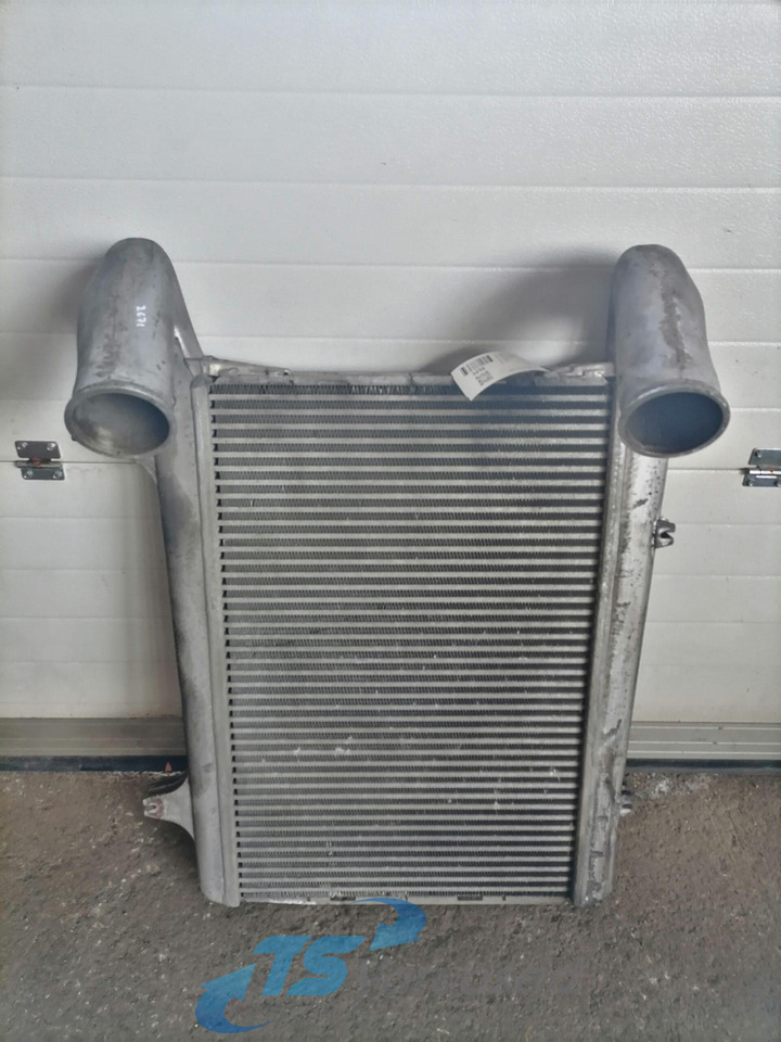 DAF Intercooler radiator 1691394 - Sisejahutus - Veoauto: pilt 2 DAF Intercooler radiator 1691394 - Sisejahutus - Veoauto: pilt 2
