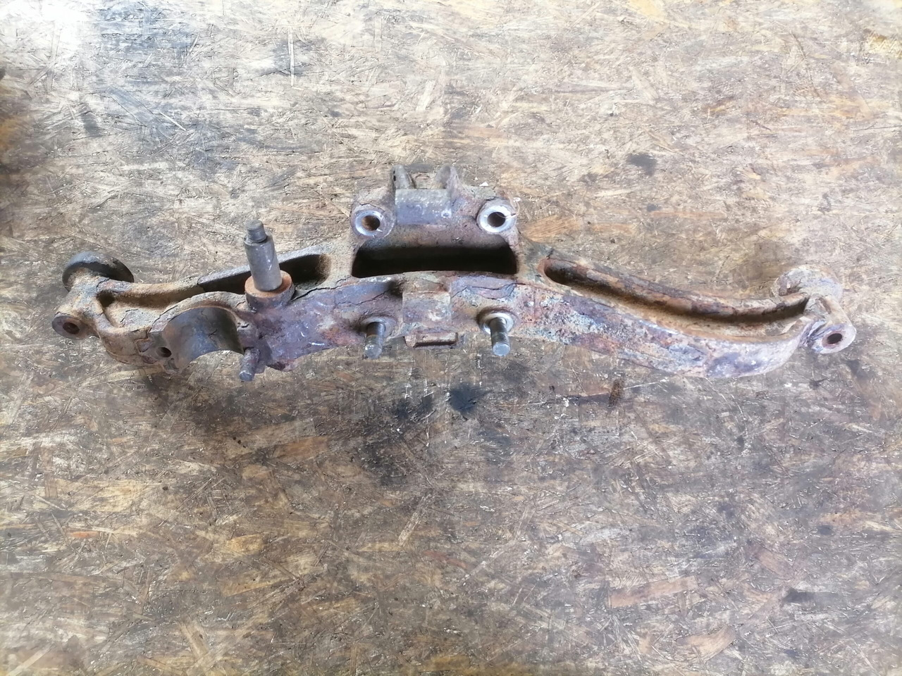 MAN Air suspension bracket 81436303188 - Telg ja varuosad - Veoauto: pilt 3 MAN Air suspension bracket 81436303188 - Telg ja varuosad - Veoauto: pilt 3