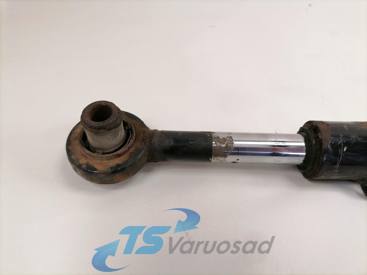 MAN Cab tilting cylinder 81417236124 - Kabiini vedrustus - Veoauto: pilt 2 MAN Cab tilting cylinder 81417236124 - Kabiini vedrustus - Veoauto: pilt 2