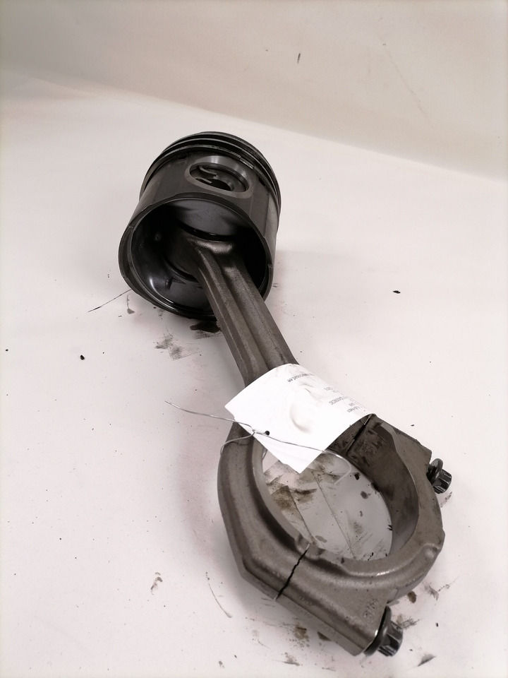 MAN Connecting rod + piston 51024006030 - Kolvid/ Rõngad/ Puksid - Veoauto: pilt 4 MAN Connecting rod + piston 51024006030 - Kolvid/ Rõngad/ Puksid - Veoauto: pilt 4