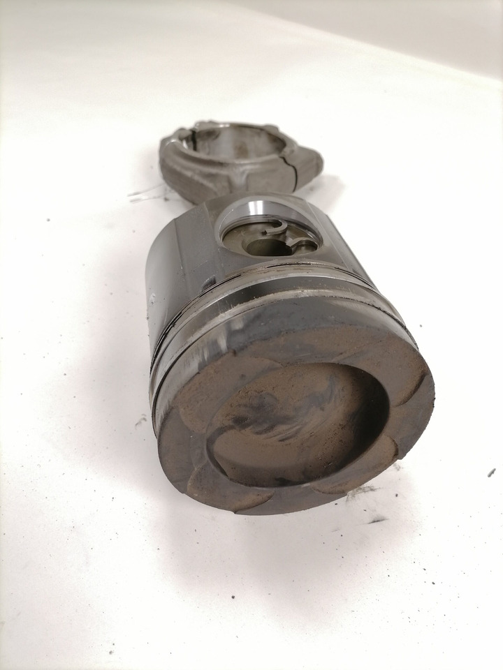 MAN Connecting rod + piston 51024006030 - Kolvid/ Rõngad/ Puksid - Veoauto: pilt 3 MAN Connecting rod + piston 51024006030 - Kolvid/ Rõngad/ Puksid - Veoauto: pilt 3