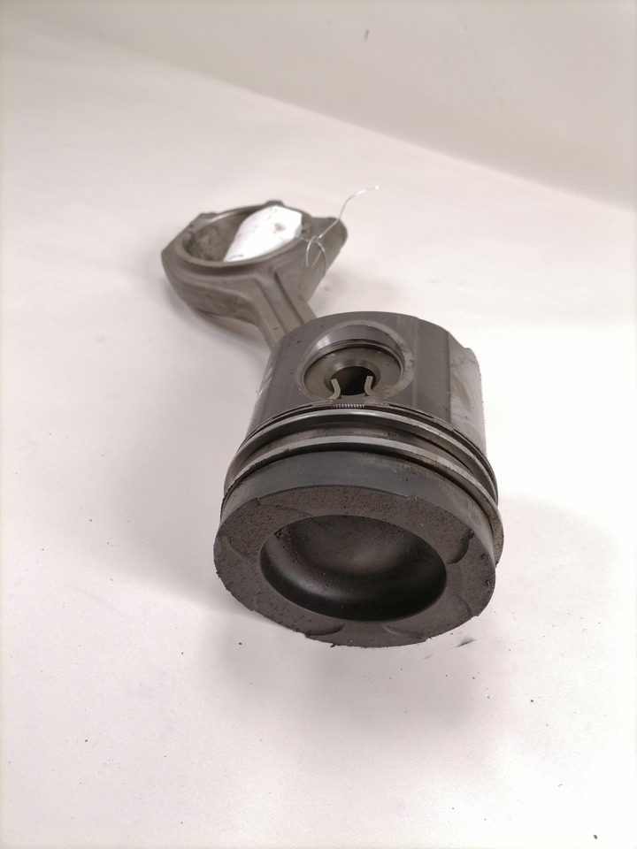 MAN Connecting rod + piston 51024006030 - Kolvid/ Rõngad/ Puksid - Veoauto: pilt 3 MAN Connecting rod + piston 51024006030 - Kolvid/ Rõngad/ Puksid - Veoauto: pilt 3
