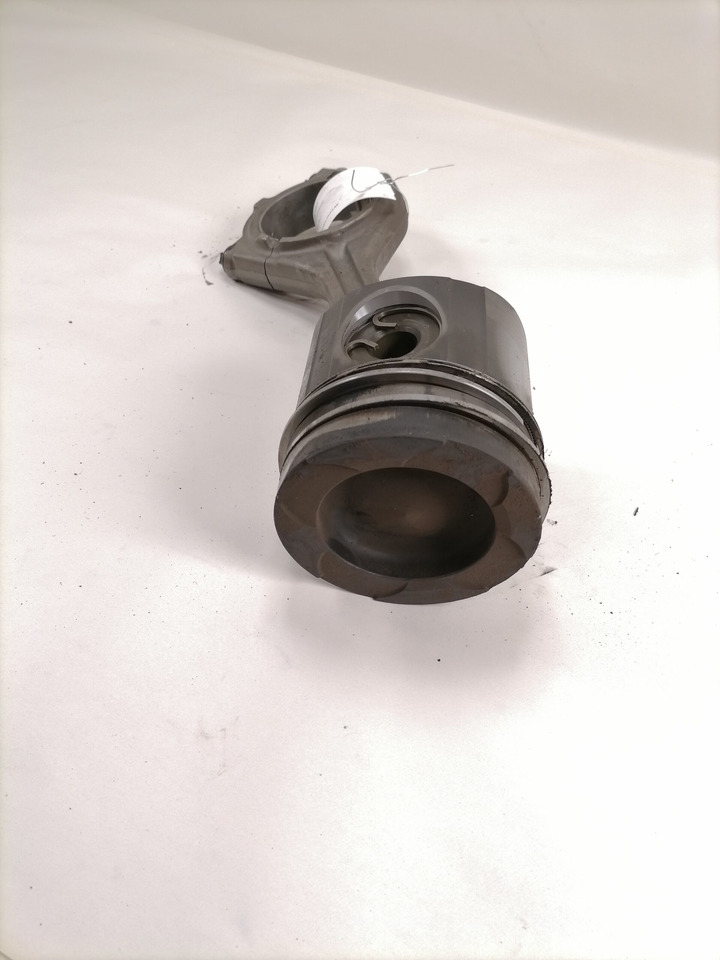 MAN Connecting rod + piston 51024006030 - Kolvid/ Rõngad/ Puksid - Veoauto: pilt 2 MAN Connecting rod + piston 51024006030 - Kolvid/ Rõngad/ Puksid - Veoauto: pilt 2